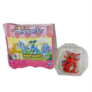 Neopets Red DRAIK Mini Figure With DLC Code 2025